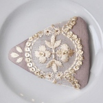 【2/20販売】インド刺繍　三角パッチンピン