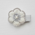 【2/20販売】お花刺繍のヘアクリップ 