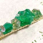 レジン鉱石仕様の推しカラーのヘアクリップ(緑)