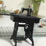 懐かしの足踏みミシンブローチ