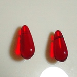 在庫限り❇超激レア❇チェコビーズ✻ドロップ7×16mm　シャムルビー２個