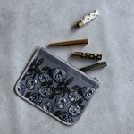 がくぶちポーチ　rosy  gray mina perhonen