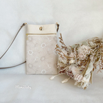 今大人気のスマホショルダー♡お出かけのお供に♡マーガレット刺繍ピンクベージュ