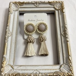 ビーズ刺繍　タッセルイヤリング　2way 大ぶり　アンティーク　フォーマル　結婚式　卒業式　入学式　くすみカラー　ラベンダー