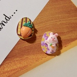 イースターエッグ　「にんじんを狙うブタさん」　Easter イースターアクセサリー　ニッケルフリーイヤリングorピアス　サージカルステンレスピアス　蝶バネクリップイヤリング