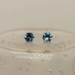 送料無料☆4ミリ ロンドンブルートパーズ ピアス　＠サージカルステンレス