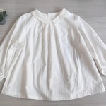 送料無料★襟刺繍のオフ白後ろギャザーブラウス