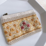 インド刺繍のファスナーポーチ