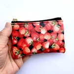 感謝セール品❤️いちごいちご🍓　小銭入れ、印鑑入れ、ラミネートミニポーチ　10cmファスナー