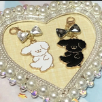 人気❤︎【送料無料】〈2個セット〉♡ ふわふわ犬　白 黒　2個セット　Aタイプ♡ふわふわゆる〜い♡わんこちゃんチャーム