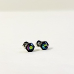ブラックナットピアス(スカラベスグリーン)