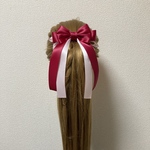 220214 ピンクっぽいローズとパールピンクの大人可愛いエレガントな揺れるヘアリボンポニーフック　サテンリボン