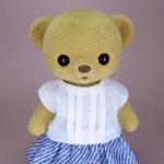 ハニーベア 白のピンタックブラウス  ハンドメイド 服 アウトフィット