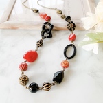 ＊赤と黒のロングネックレス 