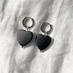 ブラック ハート シンプル フープ ピアス . イヤリング