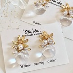 ミニフラワーとツヤ玉ピアス♡