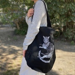 『マーガレットと桜の猫』すとんとバケツ型トートバッグ (ネイビーorブラック)