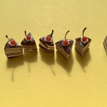 ミニチュア　chocolate cake peaces
