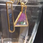 惚れ毒薬（試験管と三角フラスコのアシンメトリー）ピアス