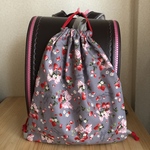 【値下げ】グレー　沢山のいちご　体操着入れ お着替え入れ 大きな巾着  ナップサック 持ち手付き