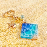きらめく水面レジン キーホルダー