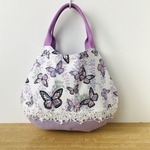 アゲハ蝶とレースのバッグ