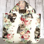 #猫の日　仔猫とバラ花　お買い物バッグ　（大）