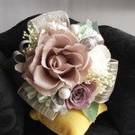 ❁az0409様専用❁ノーブルベージュローズとラベンダーローズのコサージュ❁ケース付