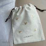 【名入れ】刺繍巾着✳︎マーガレット柄✳︎オーダー巾着✳︎名入れ✳︎オーダーメイド✳︎ギフト✳︎プレゼントにもおすすめ