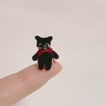 ミニチュア　極小黒猫　ブラック×レッド