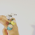 シロツメクサと小花のリング