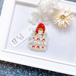 【新作】苺ショートケーキと女の子 ビーズ刺繍ミニブローチ