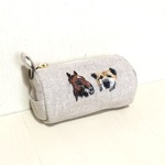 馬と犬の手刺繍のミニ筒型ポーチ☆オーダー品