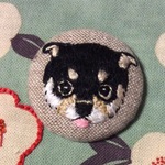 🐕【さもあれ様】ご注文品…愛犬刺繍クルミボタンブローチ