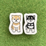 おすわり子犬ブローチ