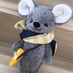 ハンドメイド　チーズ🧀ポシェットを提げたネズミくんテディベア風ねずみ🐭ぬいぐるみ
