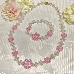 ✨セール✨ピンクのフラワーネックレスとブレスレットセット　子供用