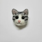 羊毛フェルト サバトラ白　猫ブローチ