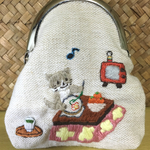 コタツで刺繍ねこ がま口