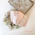 💓ワイド幅マスク&マスクカバー2way  サーモンピンクにローズ×ローズ♡コットンプリントと国産ダブルガーゼで作った立体マスク　キナリ幅広コットンレースホルダー　