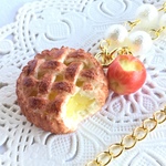 フェイクスイーツ*食べかけアップルパイのネックレス*スイーツデコ