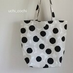 【感謝sale】たためる🎶ちょっと大きめ トートバッグ★エコバッグ★サブバッグ★縦長  北欧柄  Round Flower  Be