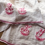 アルファベット刺繍のリネンクロス(イニシャル：K.Y)