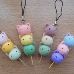 カラフルねこ串だんごのストラップ