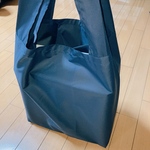 【再販】エコバッグ　上品大きめ　サブバッグ　肩掛け　紺色　ネイビー