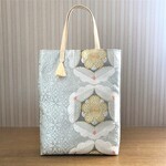 帯から作ったトートバッグ／綺麗な梅花／Ａ４サイズ／パーティーバッグ／ハンドバッグ／グレー色／158