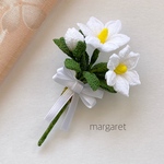 ちりめんつまみ細工ブローチ　くちなしの花