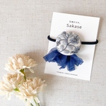 ブルーの草花刺繍リボンのヘアゴム