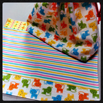 カラフル猫ちゃんのレトロお弁当袋&ランチマットセット〈底キルティング生地〉
