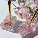 金魚が泳ぐ水のペンスタンド～桜